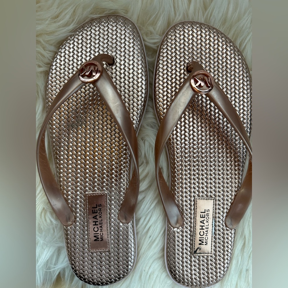 Micheal Kors Flip Flops